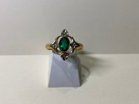 Bague ancienne or 750 doublet émeraude sur verre diamants