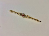 Broche ancienne or 750 et rubis