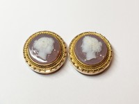 Caches boutons, or 750 