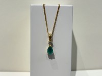 Pendentif or 750 emeraude & diamant