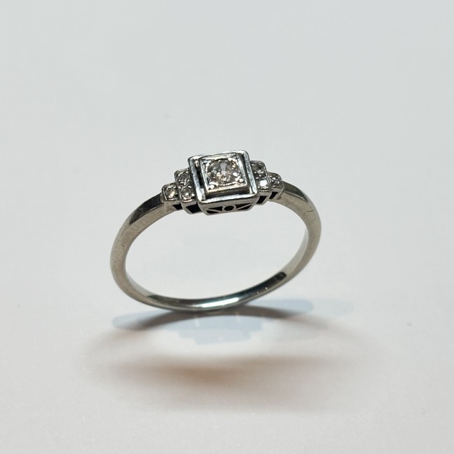 Bague art déco, diamants, or blanc 750