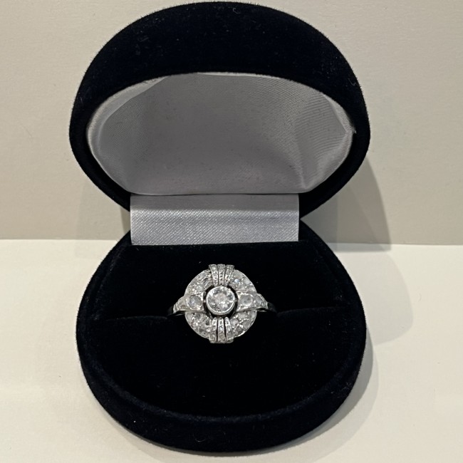 Bague art déco or gris 750 et diamants