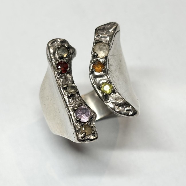 Bague moderne 