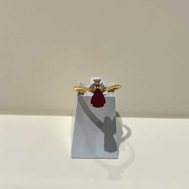 Bague or 750 rubis & diamants