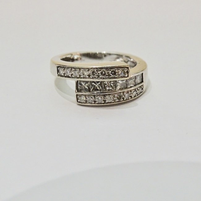 Bague or gris 750 diamants