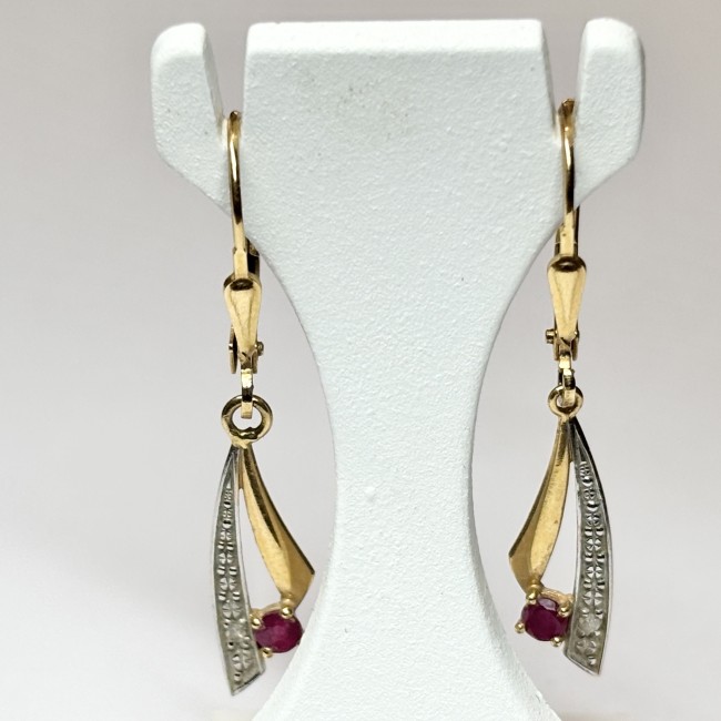 Boucle d'oreilles Rubis, or 750