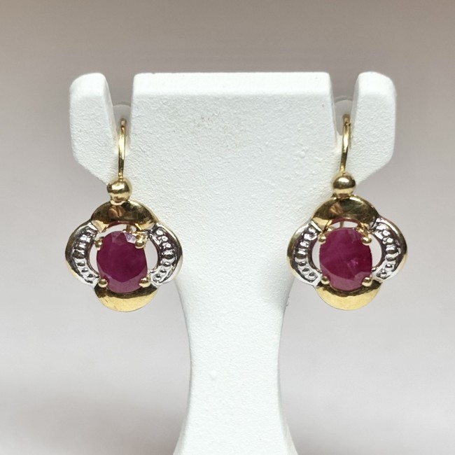 Boucles d'oreilles or 750 & rubis 