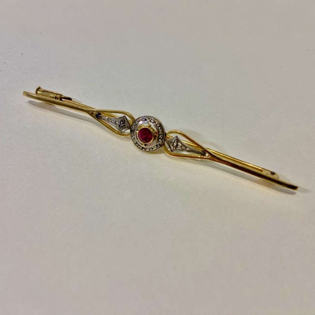 Broche ancienne or 750 et rubis
