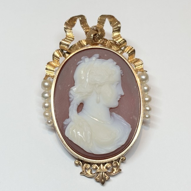 Broche, Camée agate, or 750 