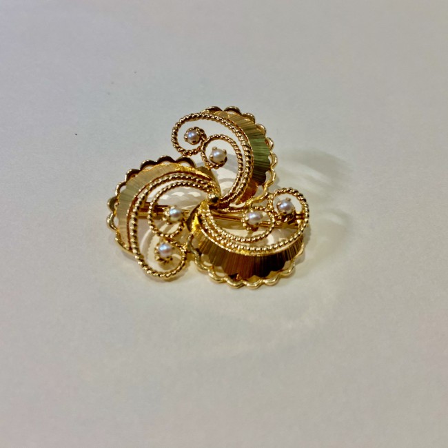 Broche or et perles or 750