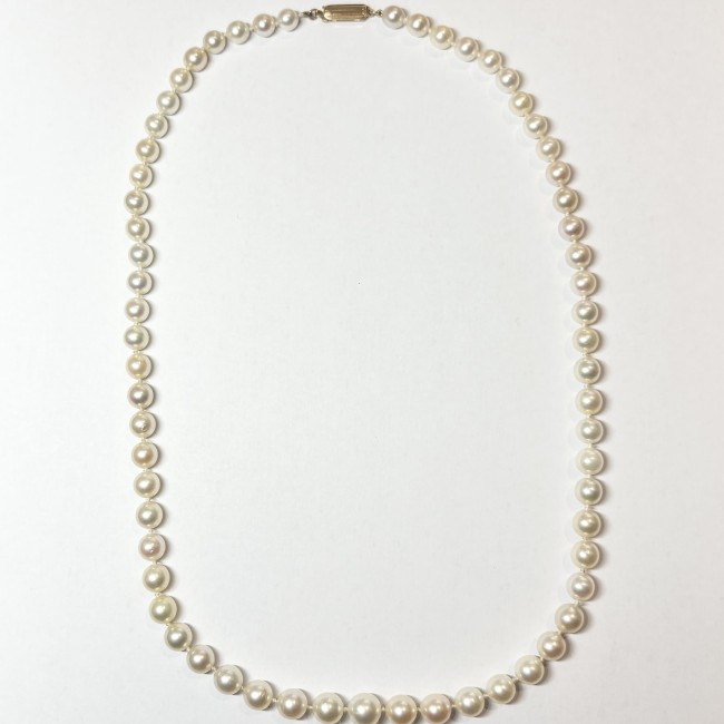 Collier chute de 63 Perles & fermoir or jaune 750
