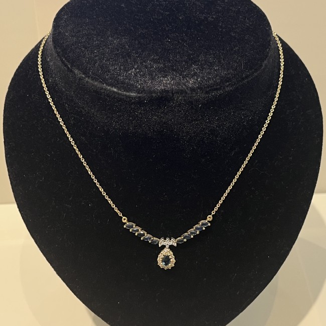 Collier or 750 saphirs & diamants