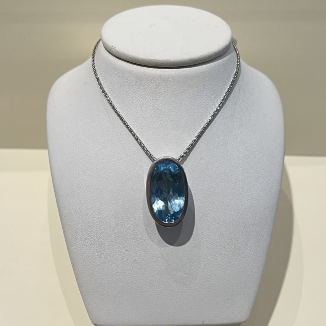 Collier or blanc 750