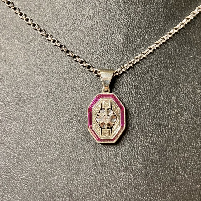 Pendentif art déco or 750, diamants et rubis