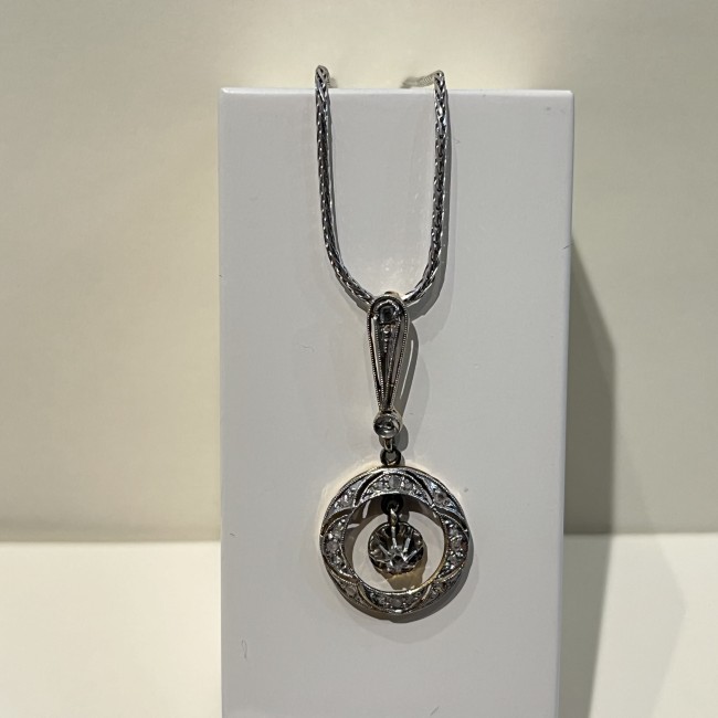 Pendentif or 750 gris et jaune & diamants